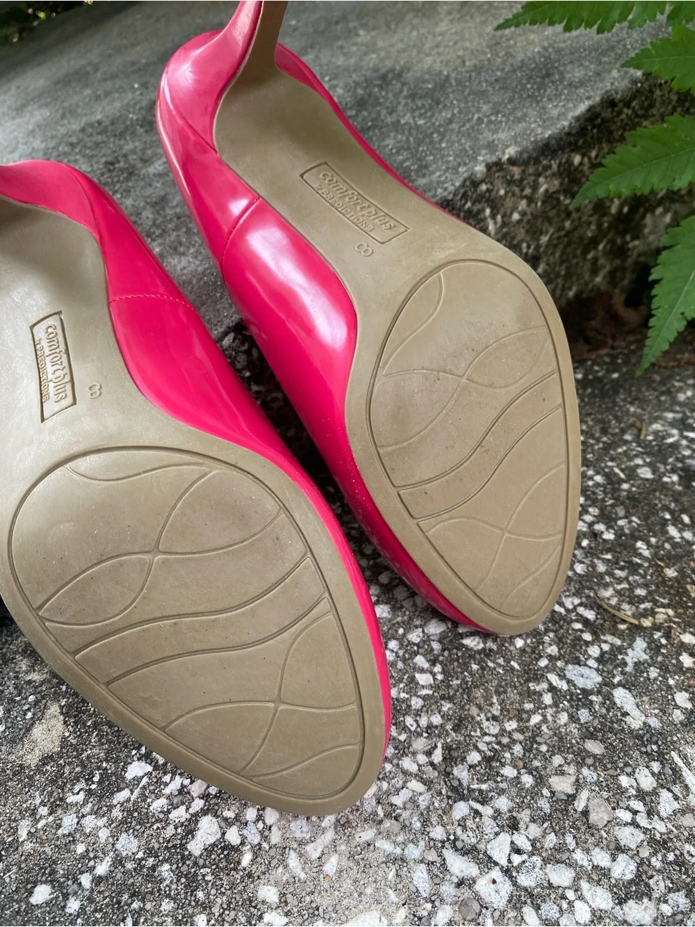 NWT comfort plus by Predictions Pink Patent Leather Mid Heel Pumps